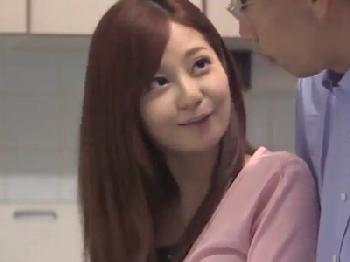 強制的に自宅に押し入ってきた鬼畜男に中出し婦女暴行される美人奥様！人妻レイプOLの無料エロ動画