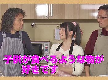 年上好きの奥さんが料理番組のあとに手料理＆交尾！巨乳人妻上原亜衣の無料エロ動画