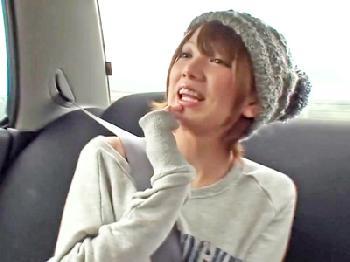 ヒッチハイクのお代は魅惑のエロテクでお支払い！フェラ美少女手コキ希美まゆの無料エロ動画