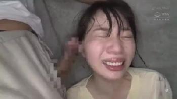 肉感的爆乳お姉さんが同じマンションの男に目を付けられついに性的暴行される！巨乳中出しレイプイラマチオの無料エロ動画