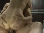 エロティクなマダムさんがゆっくり粘り強く挿入されて色っぽい喘ぎ声を連発してイキ身悶える！お姉さん中出し人妻痴女熟女の無料エロ...